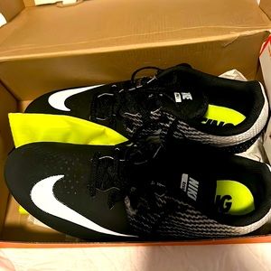 Nike running shoes unisex(W12 M10.5)